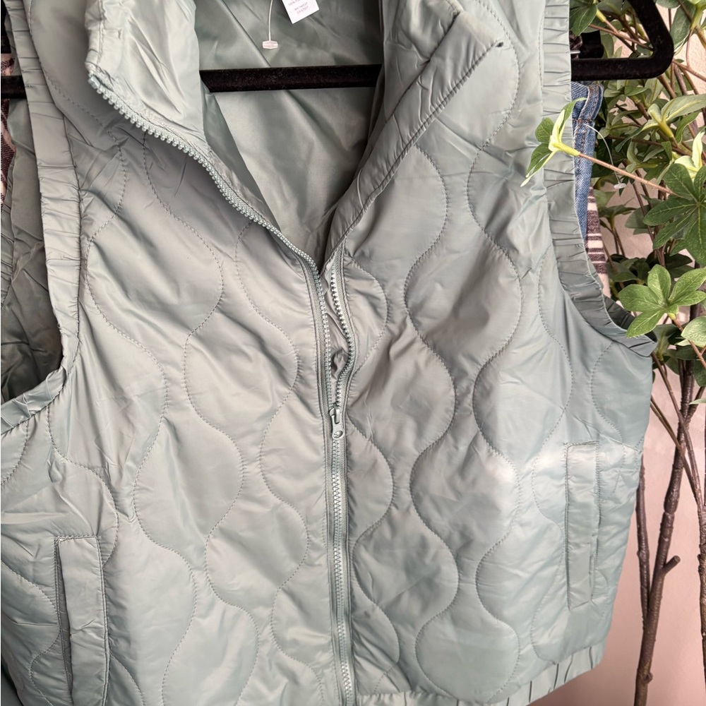 90 Degree By Reflex Quilted Sage Vest - Picture 3 of 3